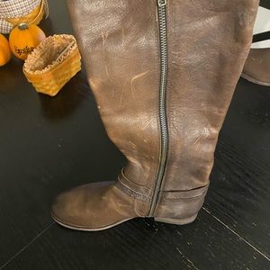 Brand new frye boots!!